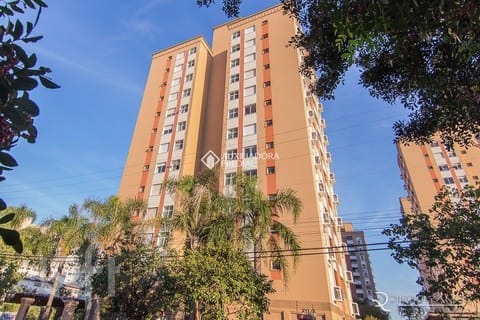 Image 11 - 252401